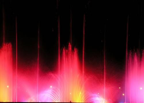 Dominici's Fontane Danzanti e giochi d'acqua - Dimensioni fontana danzante: 18 x 4m